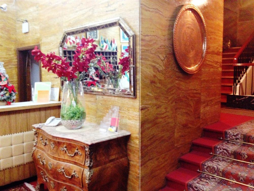 Hotel Embassy